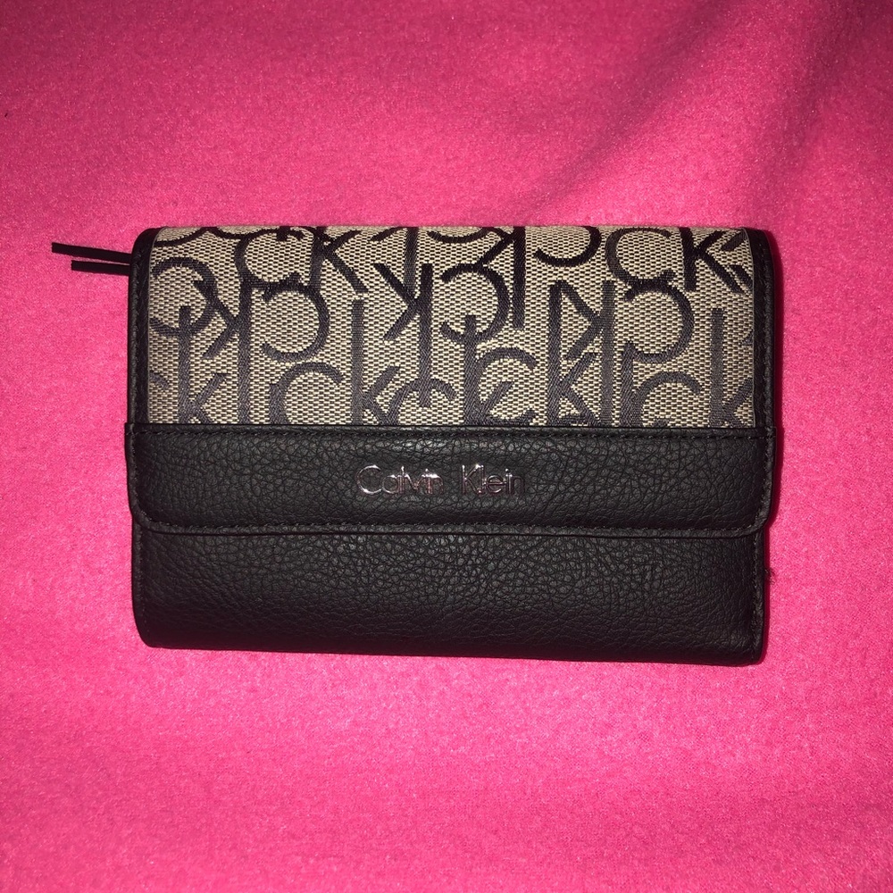 NWT Calvin Klein Wallet